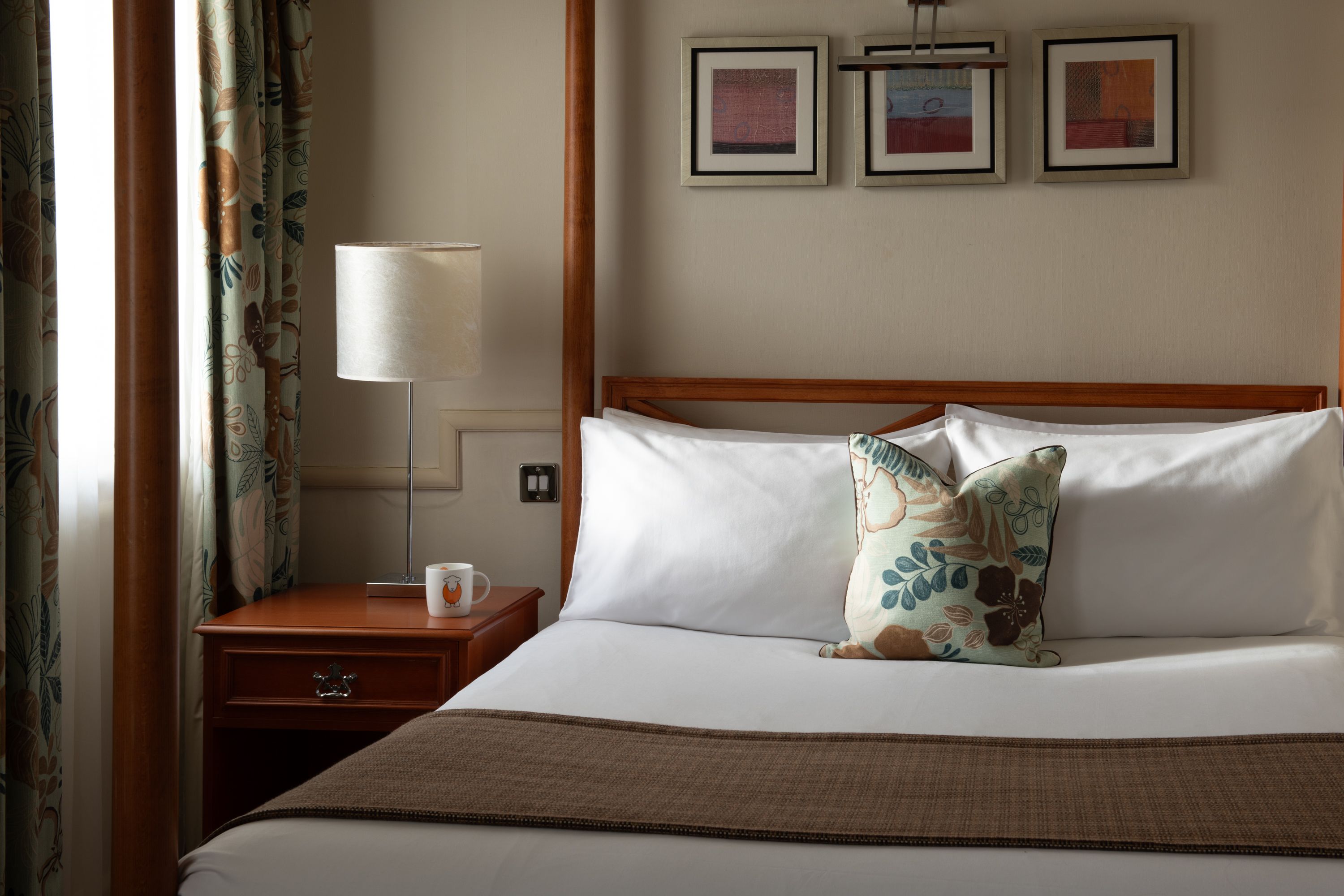 Four Poster