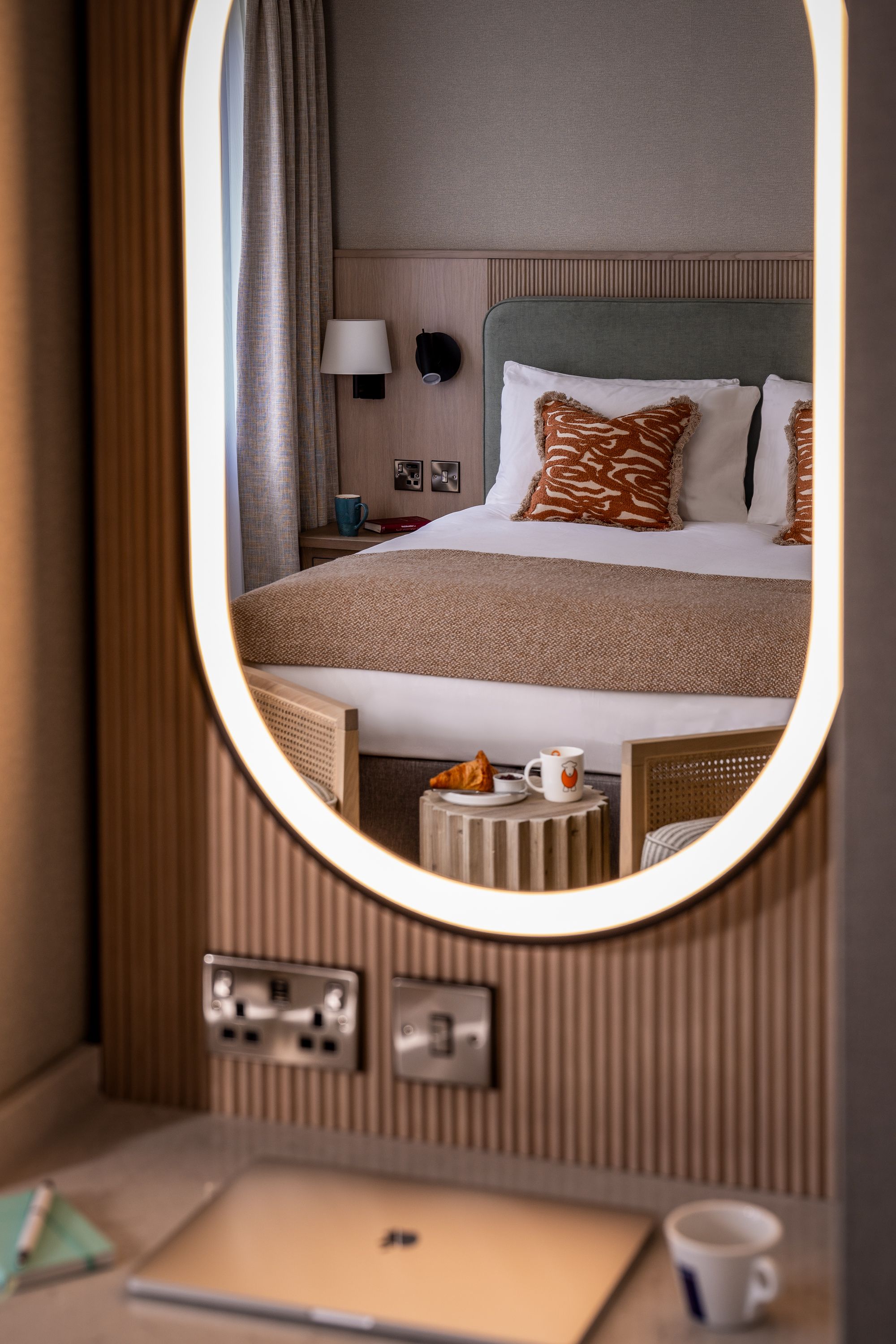 North Lakes Suite - mirror view