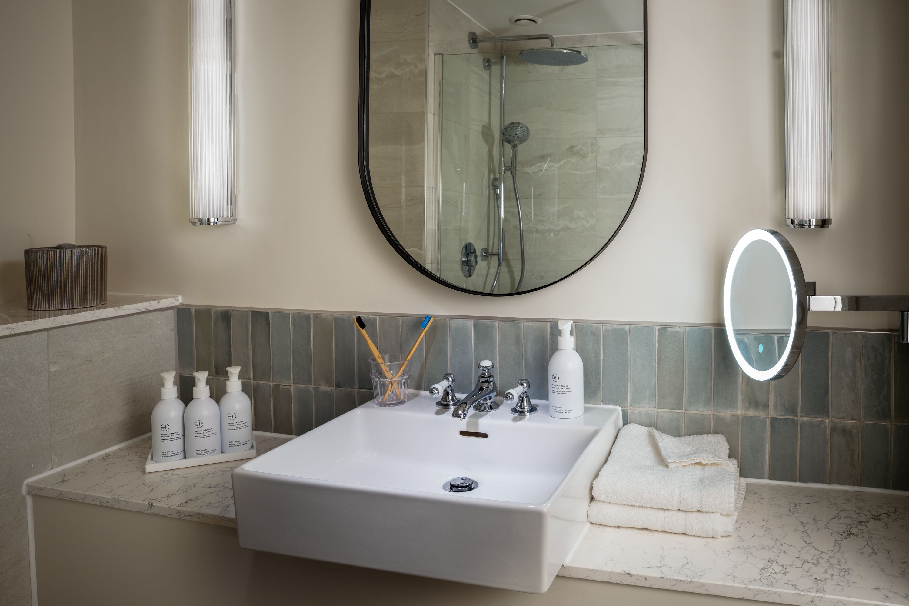 Signature room bathroom