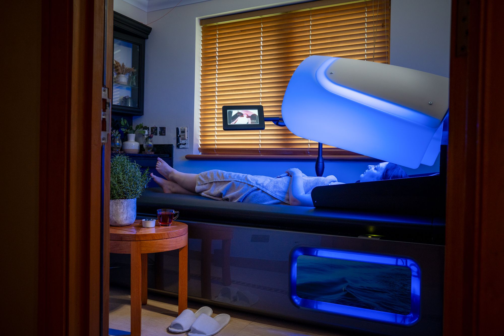 Woman using WaveBed